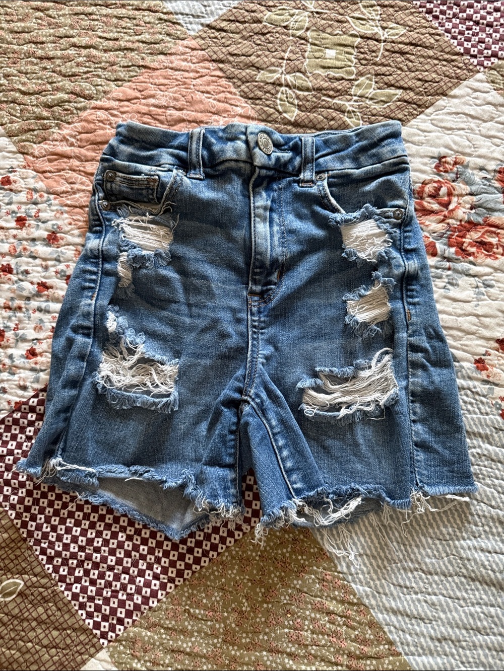 American Eagle Outfitters curvy high rise Distressed Denim Shorts size 0